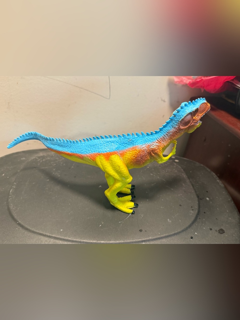 Gigantosaurus Dinosaur Figure 6"x11" Multicolor Toy Roaring - Works m5 - Picture 4 of 5